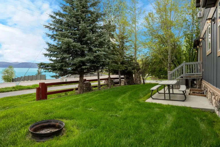 lakeside-exterior-03